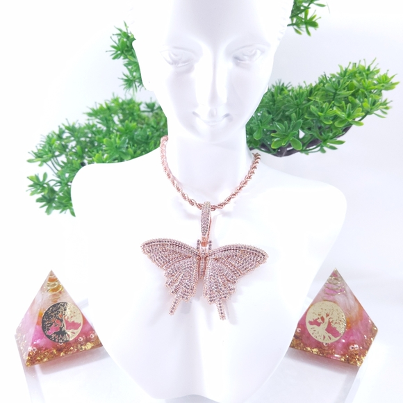 💞 Rose Gold Plated Butterfly Pendant + RGP Chain - Picture 2 of 8